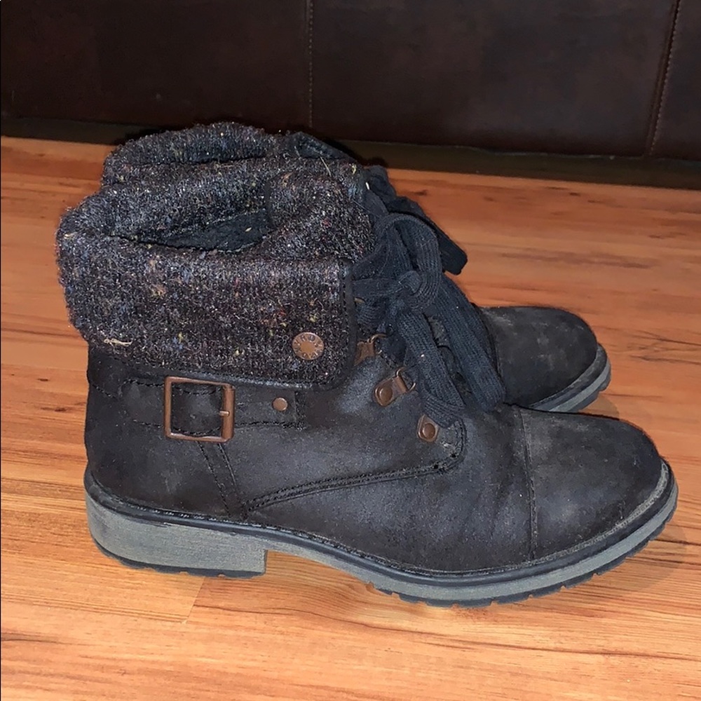 Roxy boots